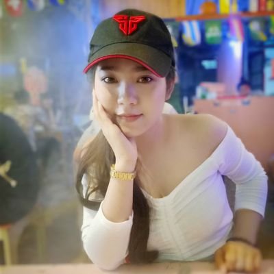 PpocckyK's profile picture. #ชะนีอินเพลง ฟังเพลงแล้วก็อิน อิอิ 😁