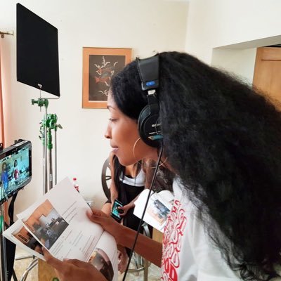 LaraDSmith's profile picture. Creator. Teacher. Entrepreneur (https://t.co/DrJ7qzkBqx)