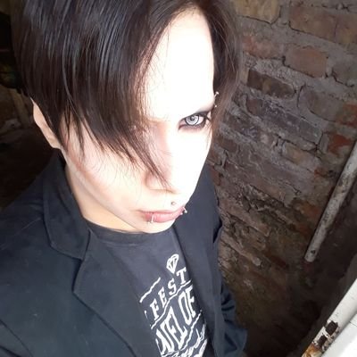 Un fanboy del Visual rock y aidols Japoneses 🖤🌈
Mi canal de Stream: https://t.co/T0aAf7yV15
Mi Instagram: https://t.co/5QCND6KLbH