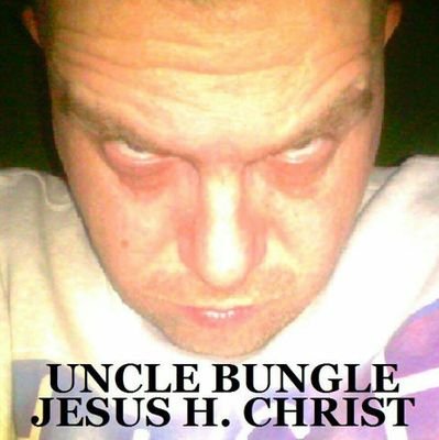 Rapper, producer, pothead, bow cat, absolute cunt and I wanna make movies !!!