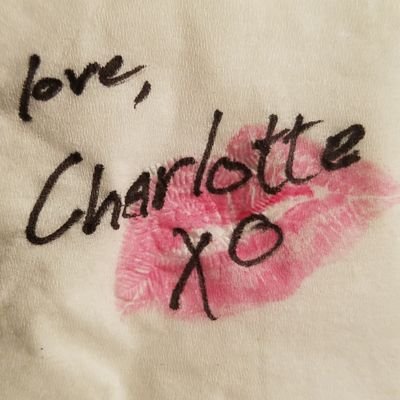 This is what you should know about me, the Queen City of the Carolinas - from the streets of my fabric to who spun them and why. In love with my neighborhoods.