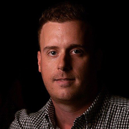 Art Director at @TheHockeyNews. A Canadian sports creative and die-hard hockey fan who loves to light the lamp. 🍁🏒