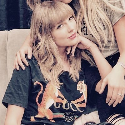 redgotclouts's profile picture. is it cool that i said all that?