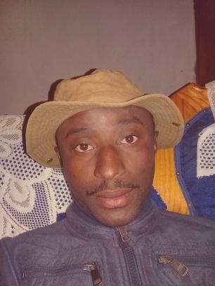 MxolisiLarynton's profile picture. jokes, motivation, books📚 ,future, music.