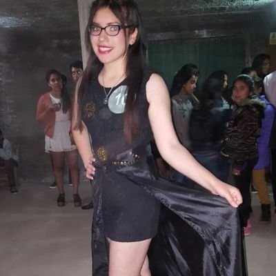 Orgullosamente santiagueña, chango.
Primero River, después también🐔
9/12/18 🤍❤🤍 y 18/12/22 los mejores día de mi vida 🇦🇷
《Soñadora de la vida📺🎥🎙📻》