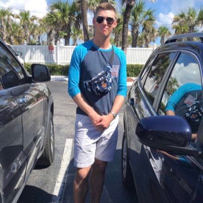 DeanHelm2's profile picture. Just a white kid on the twitter