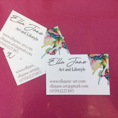 Freelance artist and teacher/creative assistant at colourmein art school!