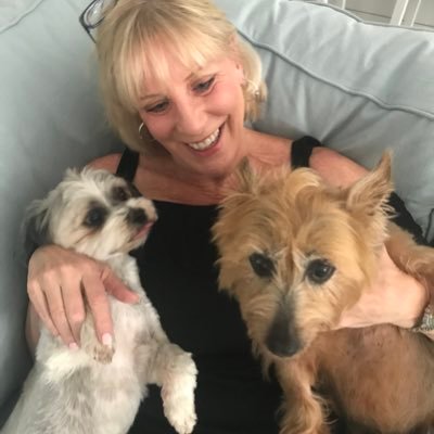 New York Times & USA Today bestselling author of The Dogfather and Dogmothers Series. I tweet about dogs, writing, and life with a foodie. Joy is my default.