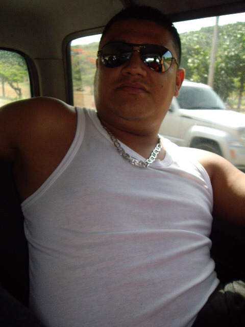 Profesional y amante de la seg.ind, adicto al bb, aunque principiante, avanzo rápido; fanatico del fc barcelona y de los leones del caracas