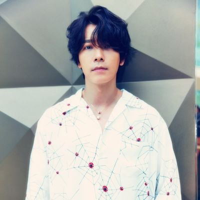 ELF 입니다 💙
슈퍼주니어 💙
이동해 💙💙
Lee Donghaek 🐳