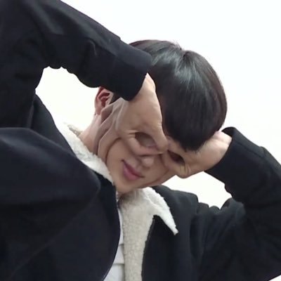 skkk_jin's profile picture. なんだ天使か キムソクジンかと思った