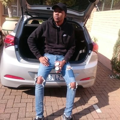 |Engineering graduate🎓 @UJ🏢 |Hardcore Christian 🙏 ||Proud supporter of Pirates & Arsenal 🥇⚽️||To God be glory🍀 I am Uncle Smith to my nephew's 😛