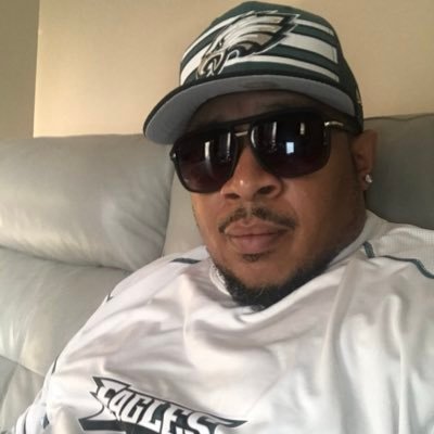 Devoted Father, Passionate Eagle 🦅Fan trying to become the Epitome of a Man.