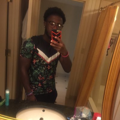 louis_kervin's profile picture. Hip-Hop/Rap R&B/Soul Humor Pop Music NBA Trending Celebrity Gamers Pop Culture Haha