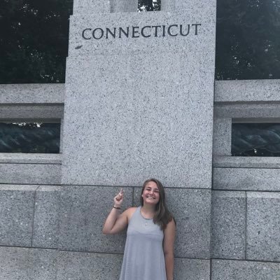 hahashutupjules's profile picture. i feel god in this chili’s tonight