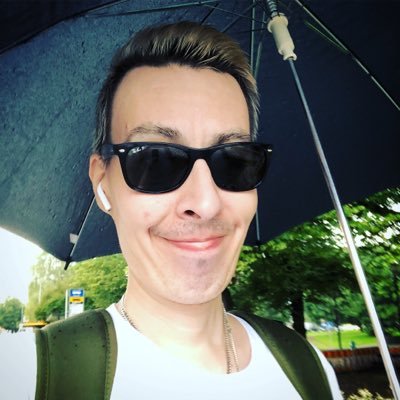 adh_deluxe's profile picture. Vetenskap Mode och skönhet Digital creators Populärkultur Teknik Musik Design och arkitektur