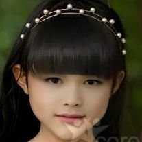 character au daughter of General Armitage Hux and Captain Dionna Hux