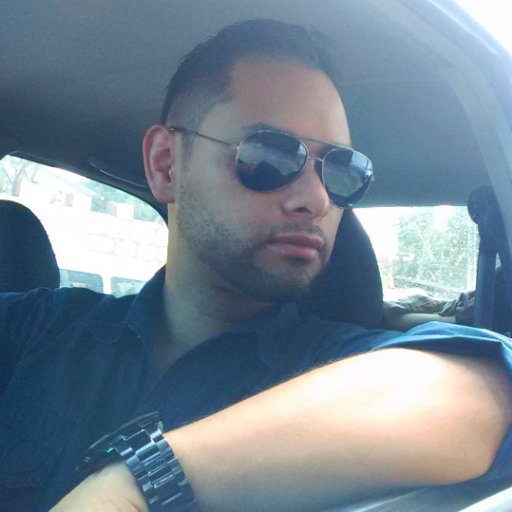 Soñador, fotógrafo, diseñador gráfico, realizador, amante de la imagen y del audiovisual, cinefilo... mas de lo primero, todas a la vez y al mismo tiempo