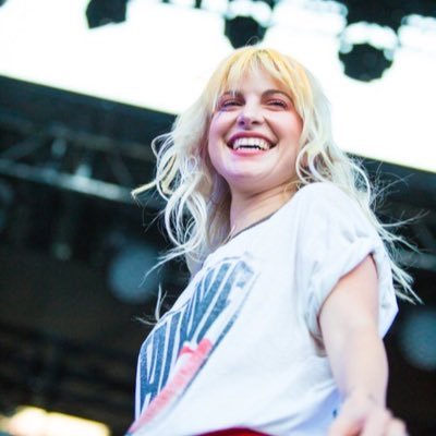 AssParamore's profile picture. *Listening to Paramore* Ouch.
