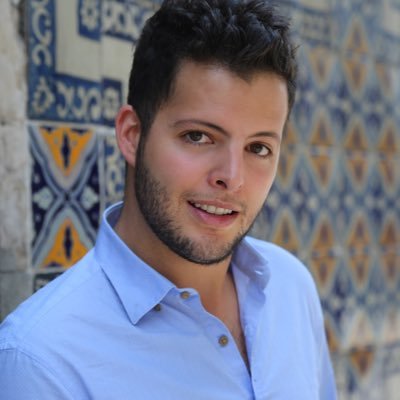 JulioVallado's profile picture. Actor Mexicano, amante de la vida! Observar y cuestionar es mi gran hobby.