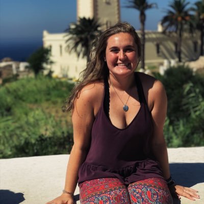 UNE '21
