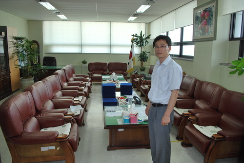 헤어지며 다음을 약속해도 다시 만났을 때는 각자가 이미 그때의 자기가 아니다.

이제 출발하고 작별하는 자는 누구나 지금까지 왔던 길과는 다른 길을 갈 것이다.

개밥바라기별, 황석영