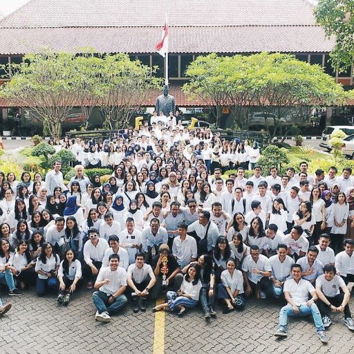 Akun Mahasiswa/i Fakultas Hukum Universitas Indonesia angkatan 2014
Intagram : @fhui_2014