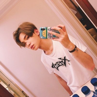 #쟈니 ♡ #김명수♡ #黄明昊 •»ᴍʏ ʙᴀʙʏ ᴅᴏɴ’ᴛ ʟɪᴋᴇ ɪᴛ ᴡʜᴇɴ ʏᴏᴜ ᴄᴏᴍᴇ ᴀʀᴏᴜɴᴅ.«•