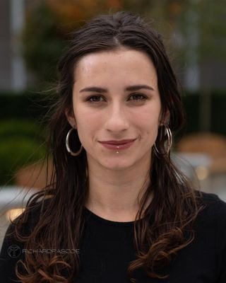 izzy_v_w_'s profile picture. 