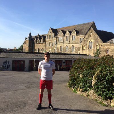 Football player for Stars Football Academy Hastings & Crowborough Athletic FC.      Oosterbeek🇳🇱/ Hastings 🇬🇧📍