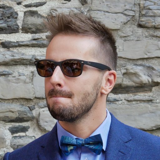 Man van @skerit. Woont in Gent. Tweet ook als @roelvangils (in 't Engels) over geeky dingen.