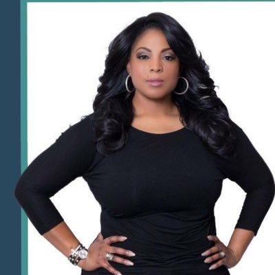 iamdevelda's profile picture. Psychologist turned Copywriter & Content Marketing Consultant Helping you get in the mind of your ideal client by telling stories that sell!