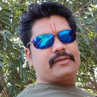 BasantRathi83's profile picture. live life king size