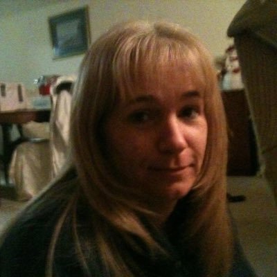 IAmLisaAnnH's profile picture. hoping to spread peace and love to all