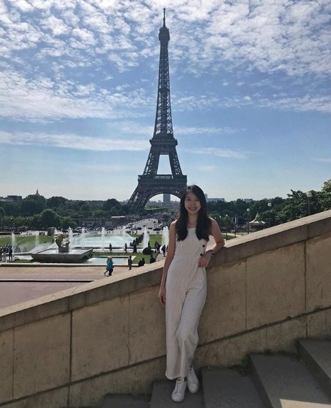 YanHu74365744's profile picture. 