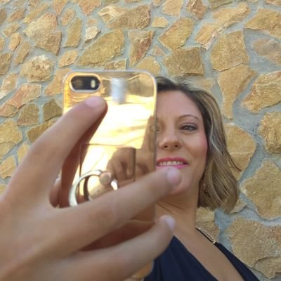 CARMENCNDHOUSE's profile picture. Si sonries mientras caminas es que vas donde quieres ir ..#maravillosalavida#