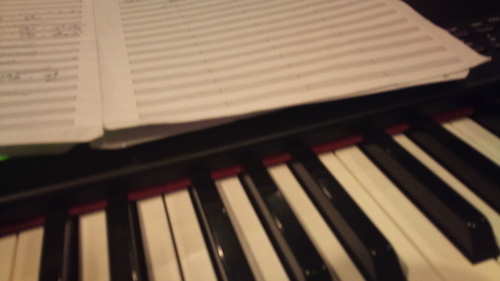 shuntaroWJR's profile picture. 曲書いたり、アレンジしたり、ピアノ弾いたりしてます。昭和音楽大学非常勤講師。オンラインレッスンも始めました！お仕事のご依頼、レッスンの相談は、DMまでよろしくお願いします。