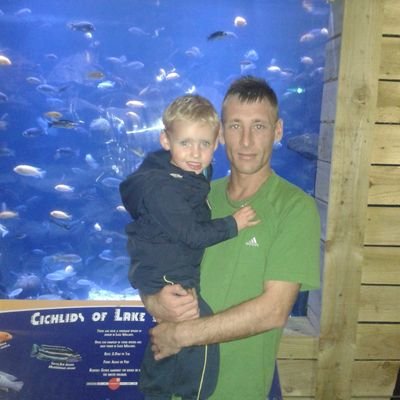 Trade as a Professional Gardener. Love Hmfc,boxing. From the capital and proud..Proud dad to the most amazing little miracle boy. Laughter is the way forward.