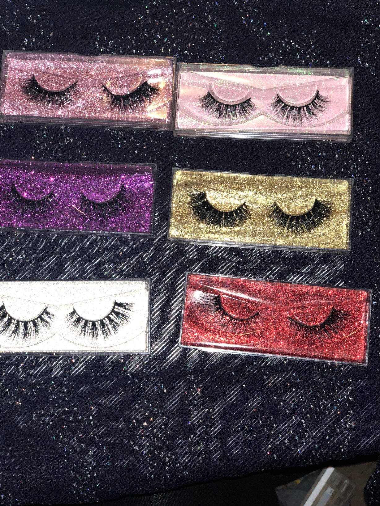 OUR LASHES MAKE YOU FEEL LIKE ROYALTY!