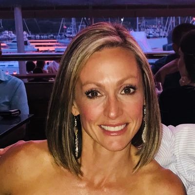 cuatromom1970's profile picture. Wife, mother, political junkie, Bravo super fan