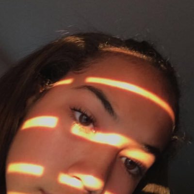 SydneeGreen2's profile picture. i'm just here for the tea ;)