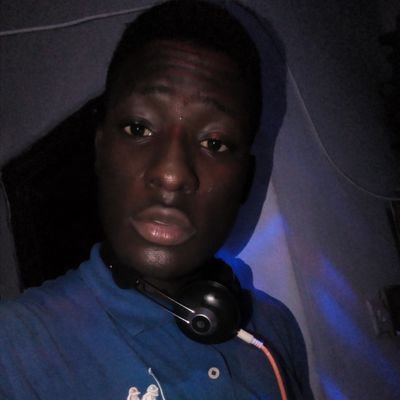 OlonadeSamuel4's profile picture. creative guy, man utd fan and a God fearing man ❤💙