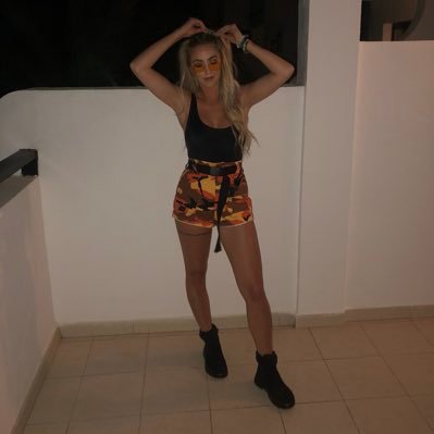 _lmhx's profile picture. 