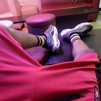 sunnywest_ye's profile picture. To see what's right in front of you is a constant struggle. 🍿🇳🇬🇱🇷