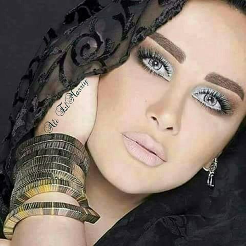 آثرية مغرمة بحب الآثار وتهوى الاشعار والقصص اعانق الخيال فى رسم الجمال واسكب على السطور الالوان
https://t.co/1u545rmopH… قناتى
