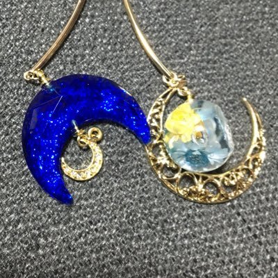 summerthetree's profile picture. 20↑別垢に住処をかえて生息中。絵を描く環境がなくなってしまいました。物書きは継続/取引垢としても活用中。未成年の方との取引はお断りしております