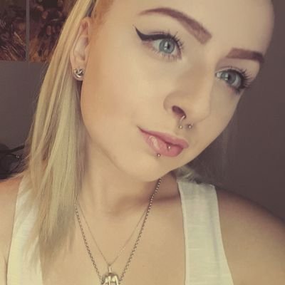 TeeWants5sos's profile picture. 