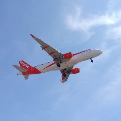 YOUTUBE CHANNEL, 

190,000+ views, 

Trip Reports, 
Plane Spotting, 
Twice-weekly Videos