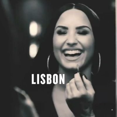 Portuguese Lovatic ❤ #SmileForBuddy ❤ My idol have the most beautiful smile I ever see and oh and she love mugs too
I saw Demi on 24/06
