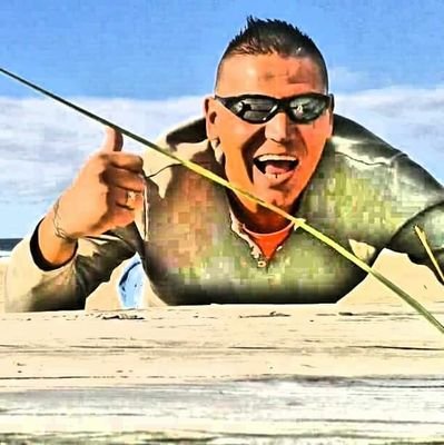 Republicano, feminista. Digo lo que pienso, Siempre intento que sea de la mejor manera posible..
socio del Racing de Ferrol.
#SiSePuede